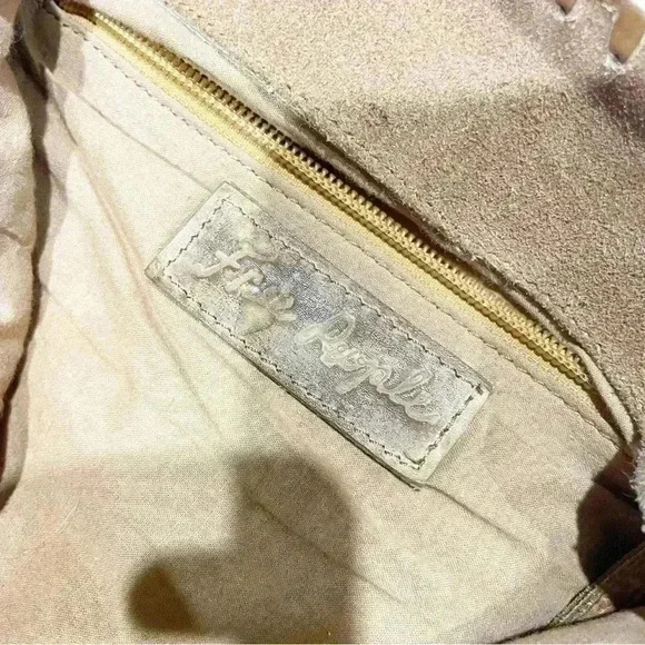 Free People Isle Distressed Tote Bag Tan Cowhide Hobo Metal Dangles suede Rare - Picture 13 of 16